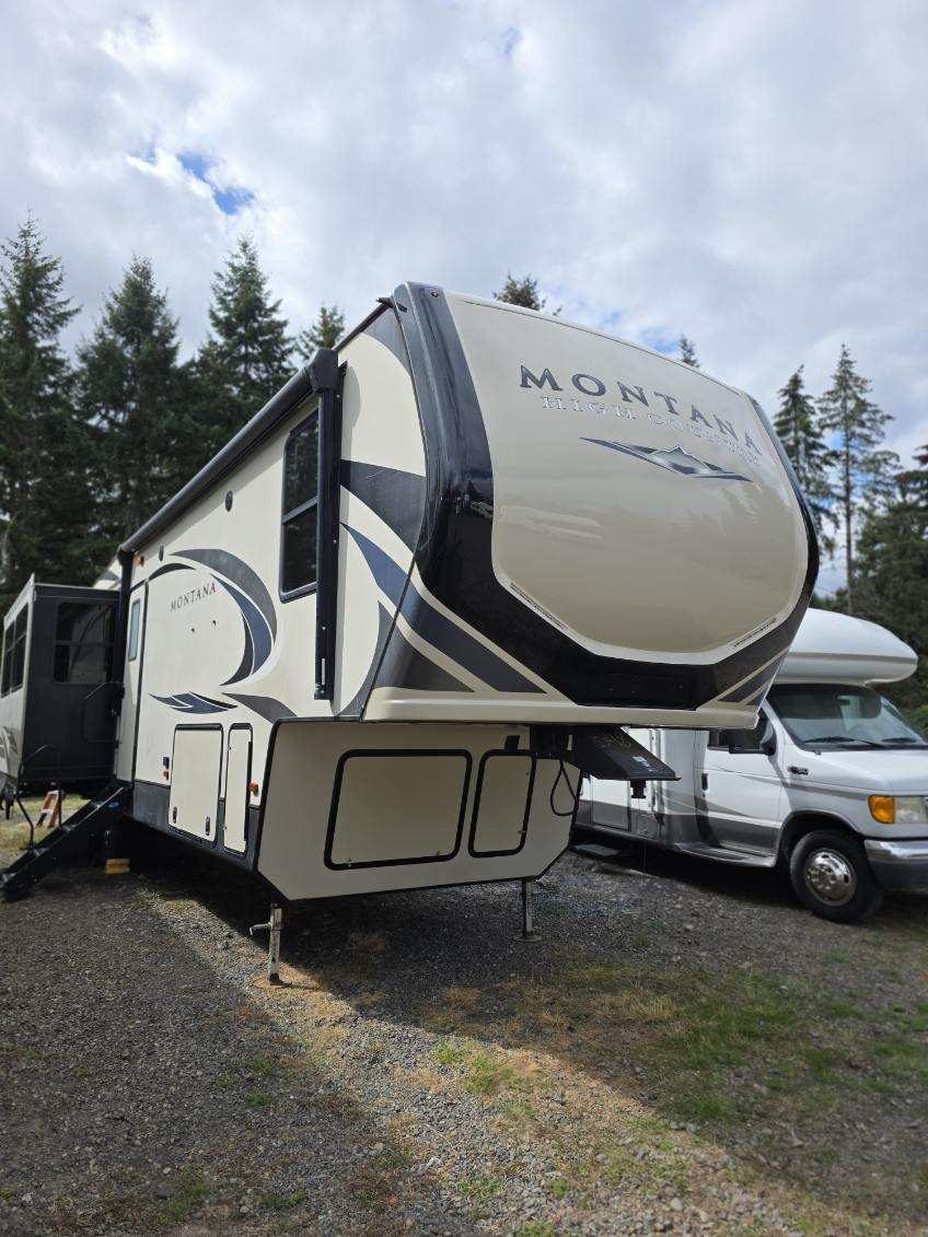 2019 Keystone Montana featured photo